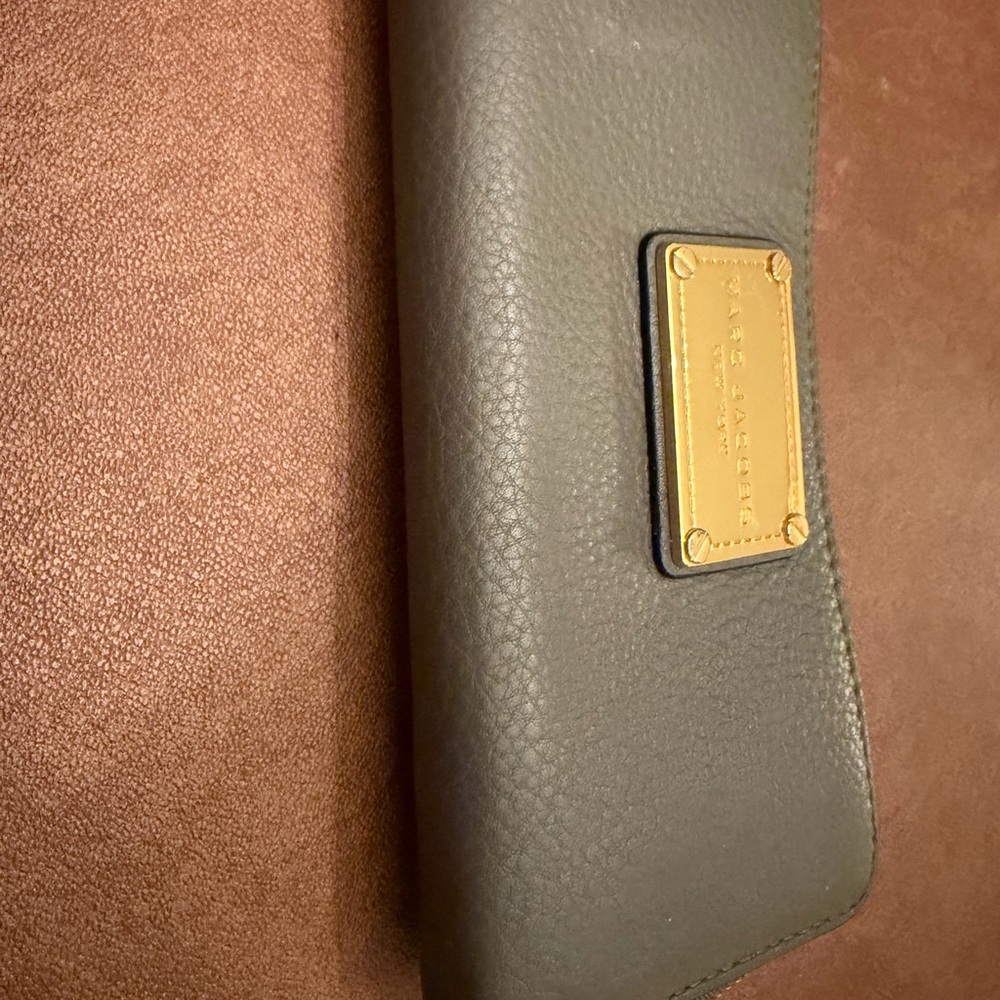 Marc Jacobs Gray Wallet Leather Zip Around